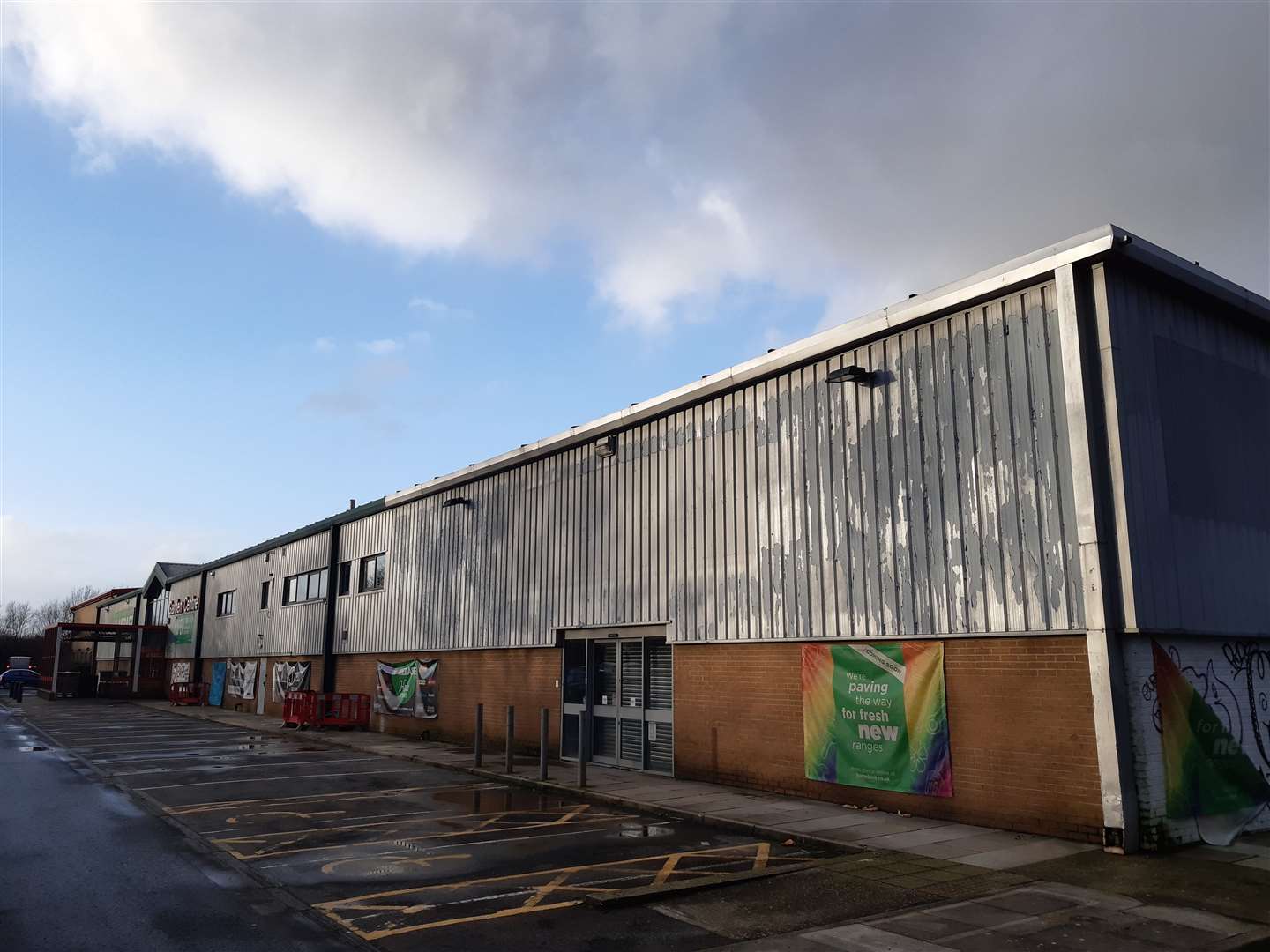The former Halfords store which Home Bargains had been eyeing up