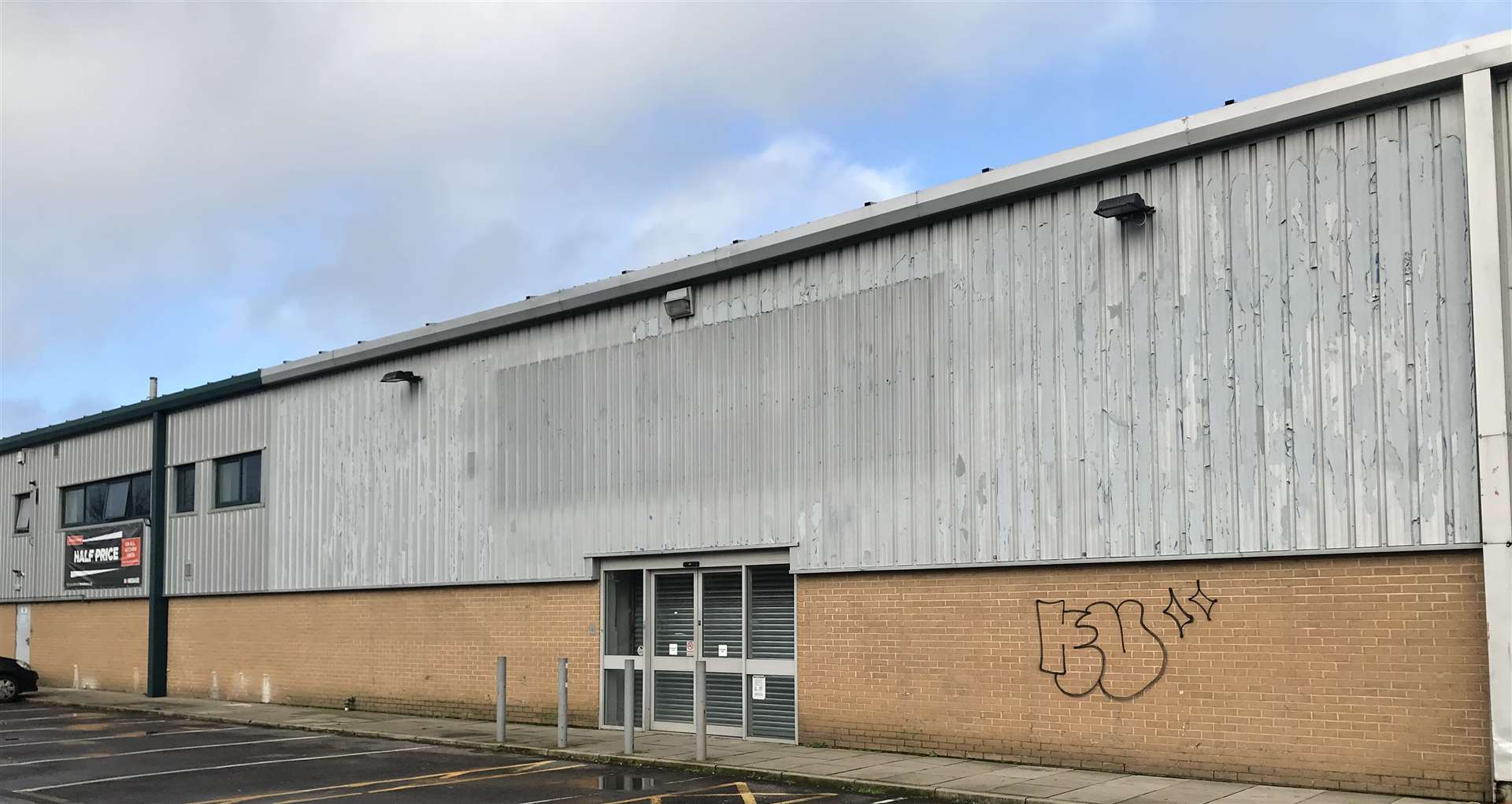 The unit previously occupied by Halfords in Eddington Business Park