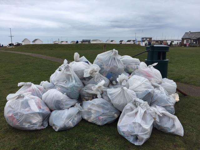 75 bags of rubbish were collected (3662650)