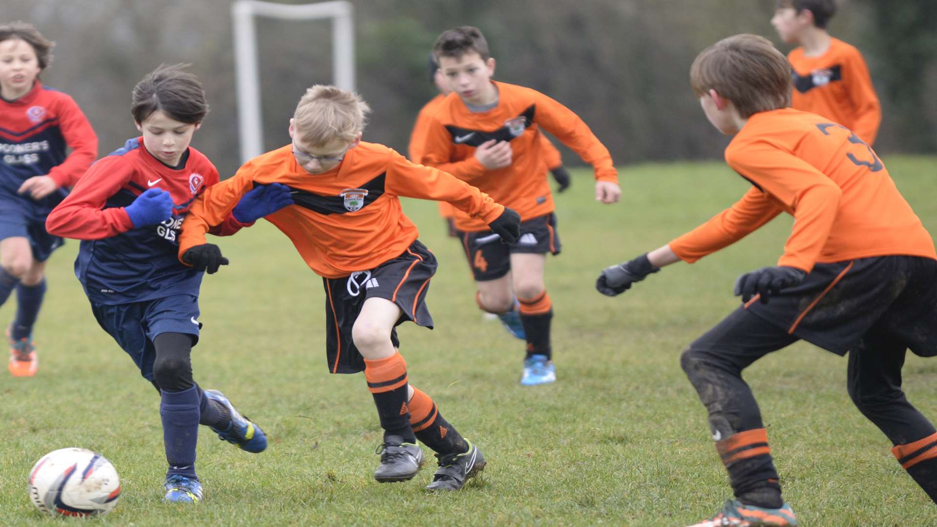 Hempstead Valley's under-10s (red and blue) up against Lordswood Picture: Ruth Cuerden