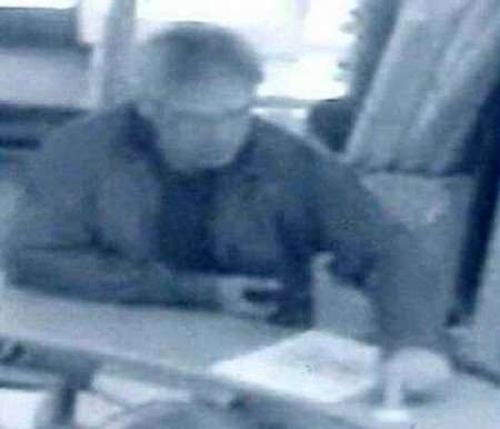 RECOGNISE THIS MAN? If you do, police would like to hear from you