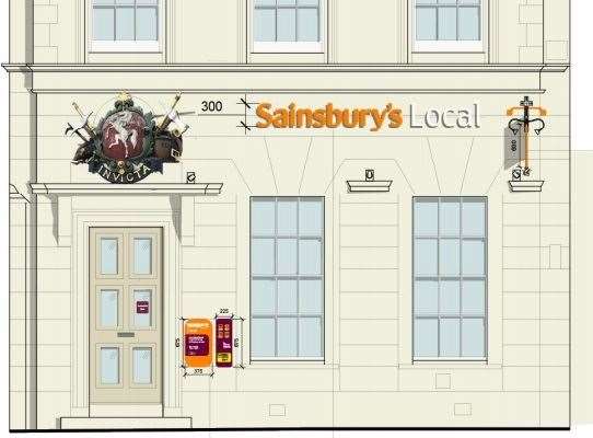 The proposed shop frontage facing the high street (5395507)
