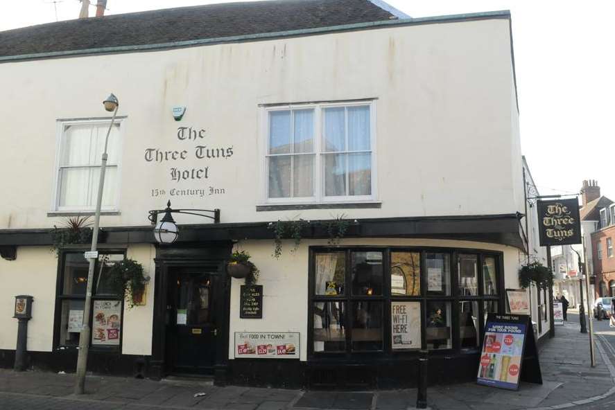 Three Tuns pub in Watling Street, Canterbury