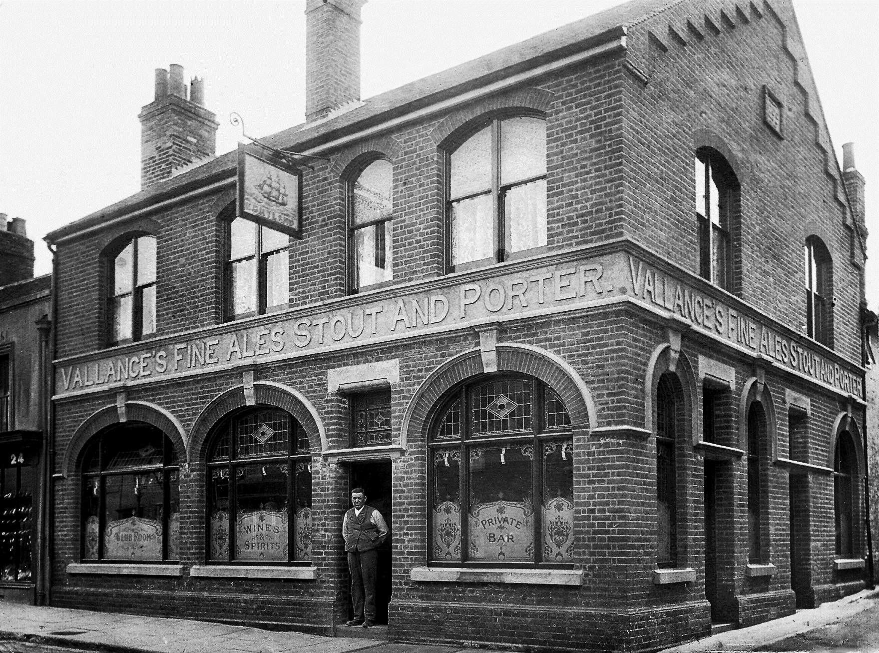 The Ship Inn, East Street, Sittingbourne c.1922. Picture: Colin Harvey