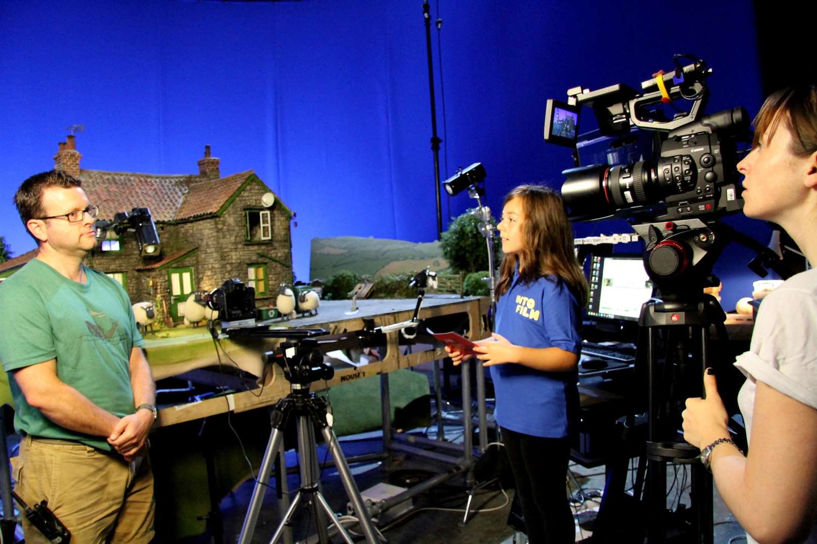 Jess interviews assistant art director Richard Edmunds on set