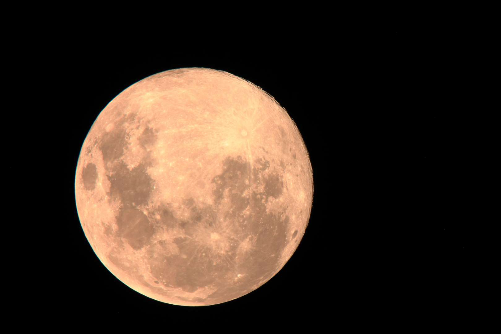 A photo of the pink moon of April 7 2020