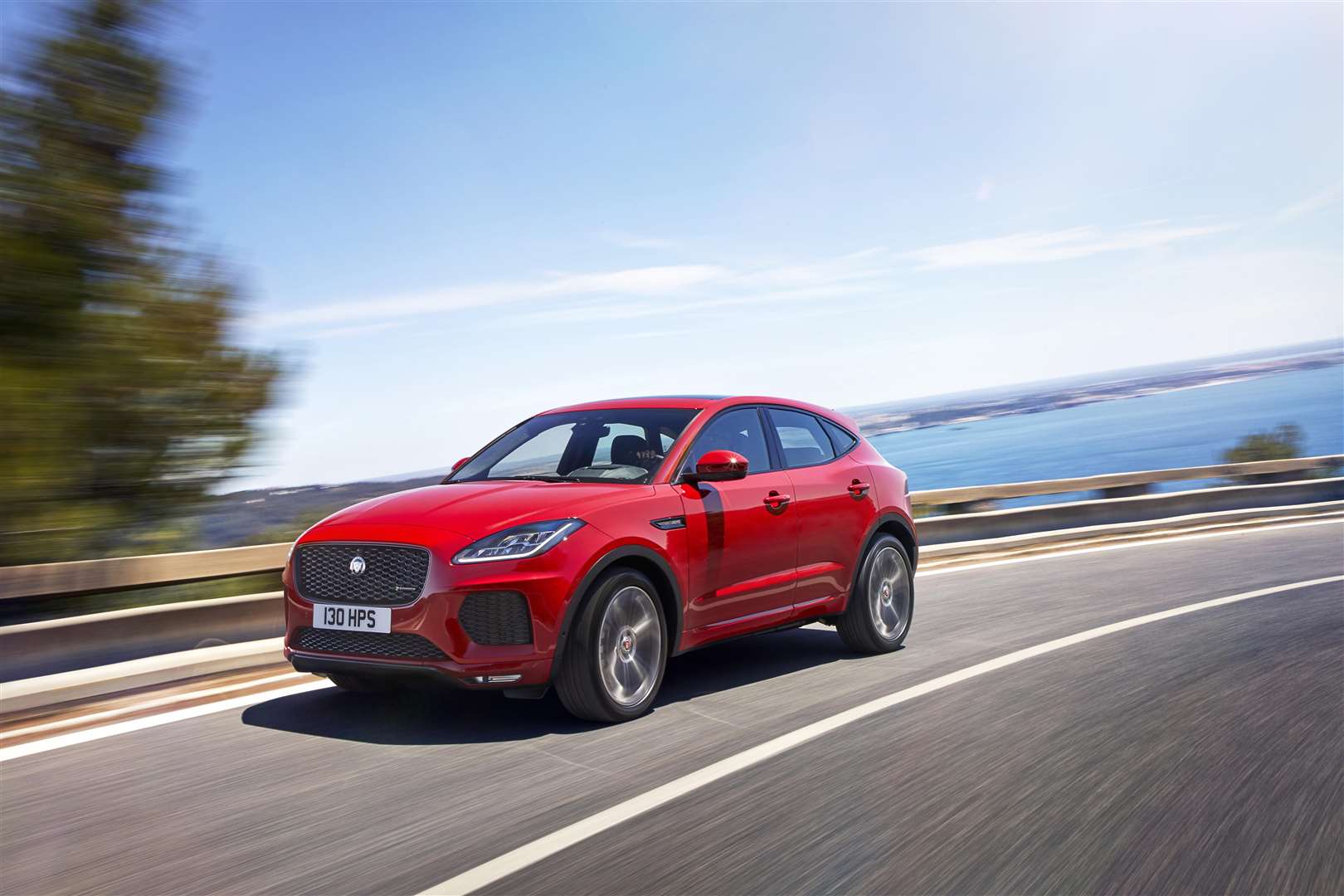 Inspiration for the E-pace was taken from the F-Type (4511184)