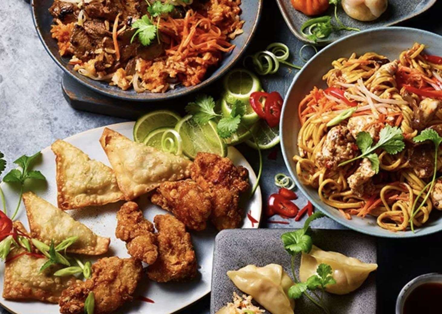 M&S dit qu'il peut nourrir quatre personnes avec son offre de repas Asian Fusion pour 20 £