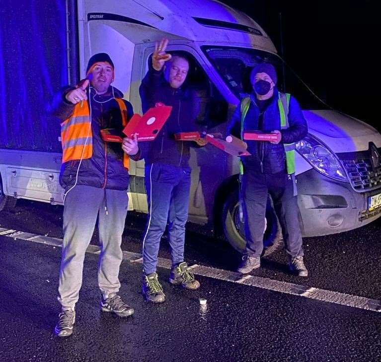 Khalsa aid and the Gravesend Sikh community deliver pizzas to trapped truckers
