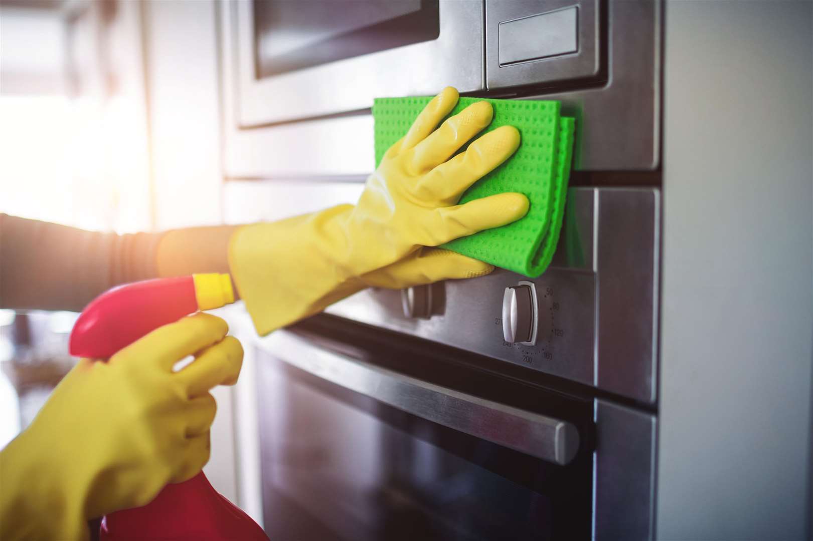 Do you want your oven to be sparkling clean?