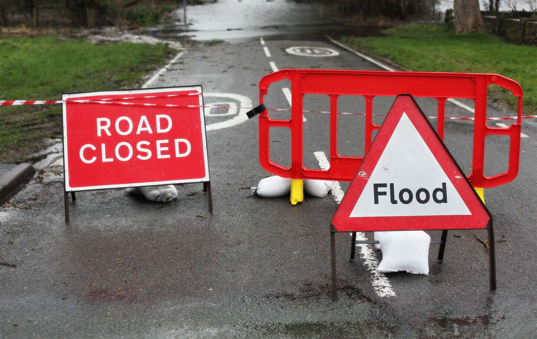 Environment Agency has asked people to avoid low lying areas near Sevenoaks and Edenbridge